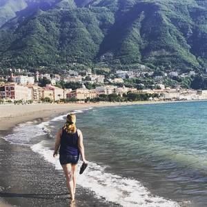 Meet your Posher, Becca